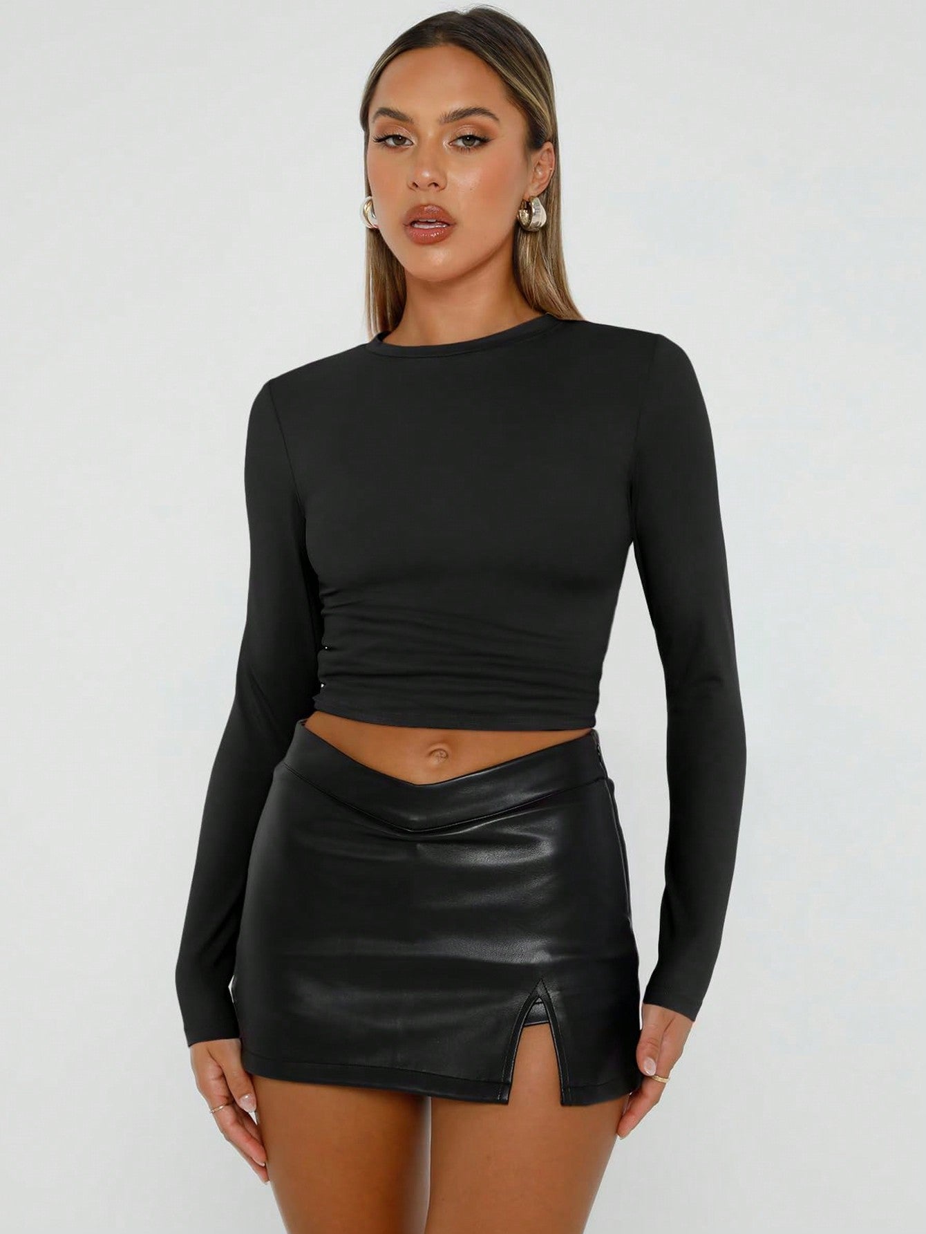 Womens Long Sleeve Shirts Basic Crop Tops Tight Slim Fit Cute Teen Girls Fall Winter Y2k Clothes
