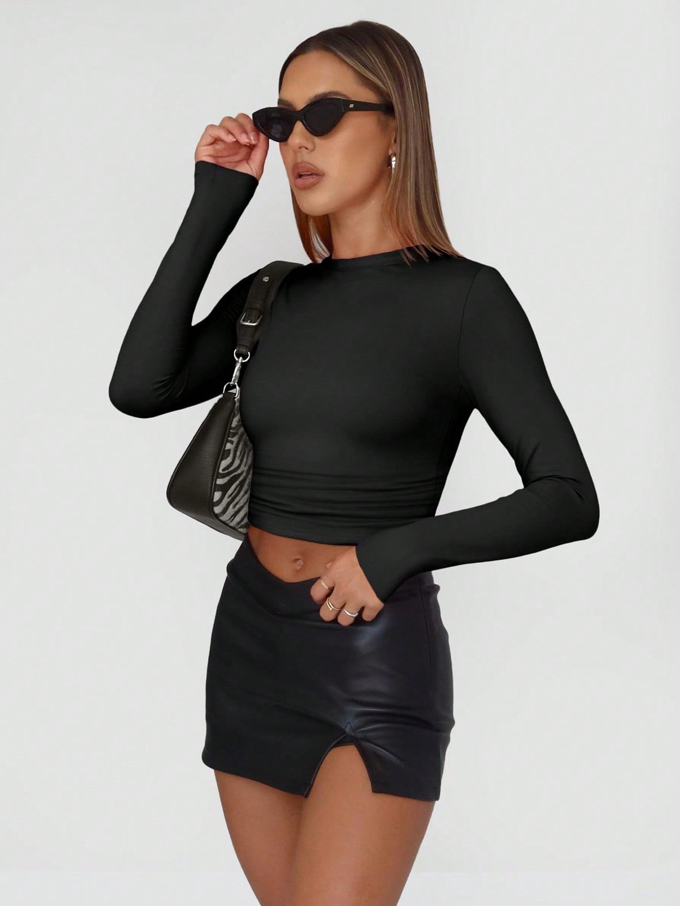 Womens Long Sleeve Shirts Basic Crop Tops Tight Slim Fit Cute Teen Girls Fall Winter Y2k Clothes